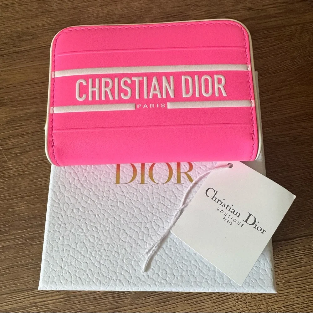 DIOR-AUTHENTIC (NWT) Small Pink & White Leather Vibe Voyageur Wallet